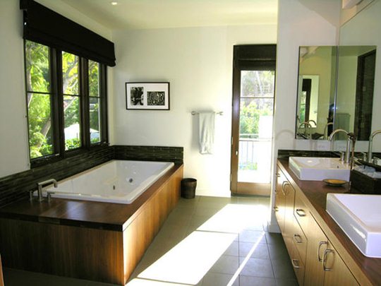 DP_Hammerschmidt-contemporary-bathroom-tub-vanity_s4x3_lg.jpg